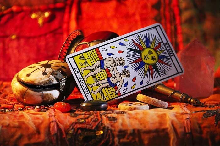 Lectura de tarot y videncia - Sarai TAROT